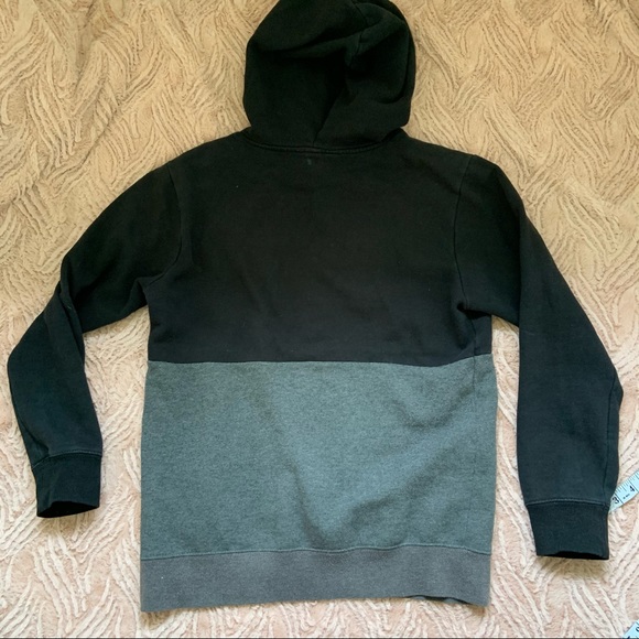 Volcom Sweater 🖤 - Picture 3 of 5